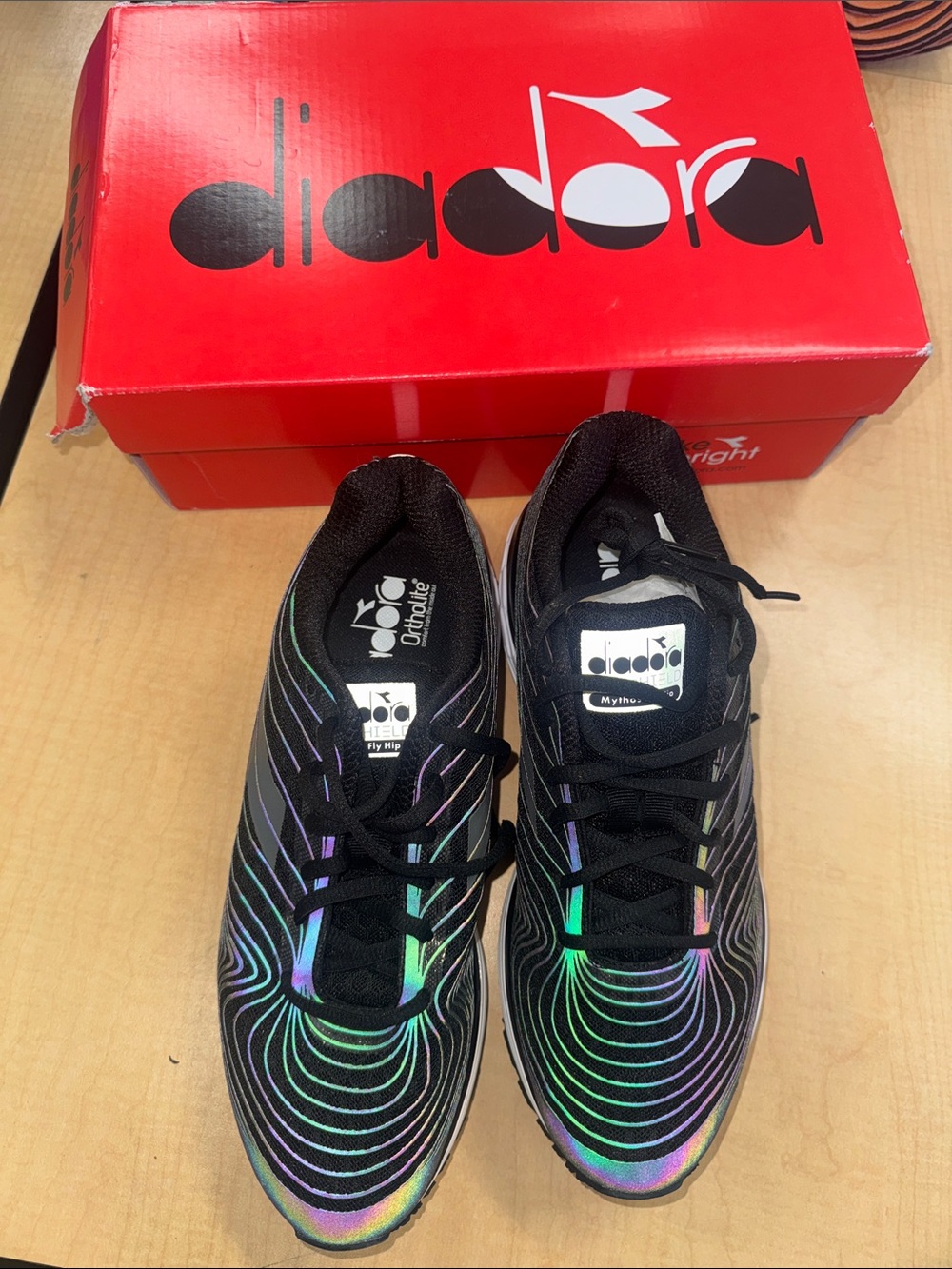 NWT Diadora Mythos Blusheild Fly Hip Sneakers with Iridescent Accents